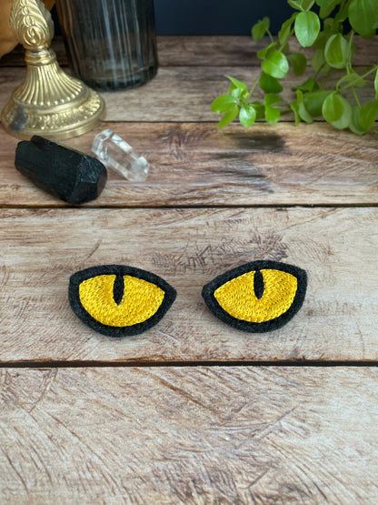 Yeux de chat - Pins