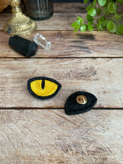 Yeux de chat - Pins